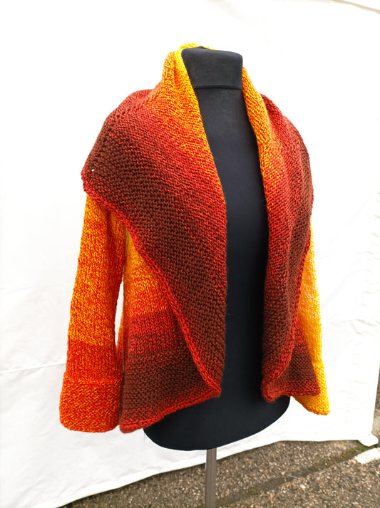 Knitted maxi cardigan with flower pattern on the back