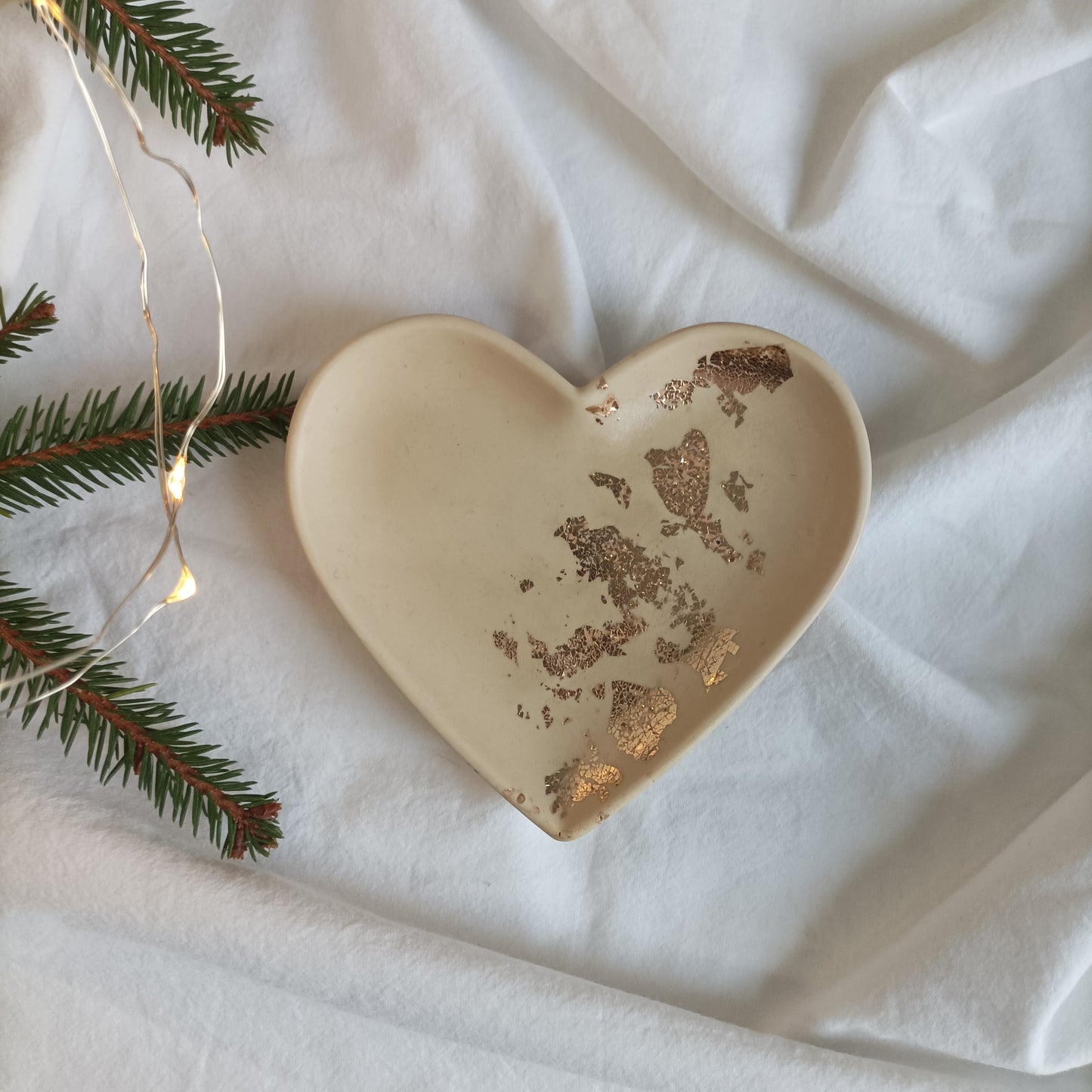 Jesmonite plates for candles and jewelery - heart, square, shell, feather