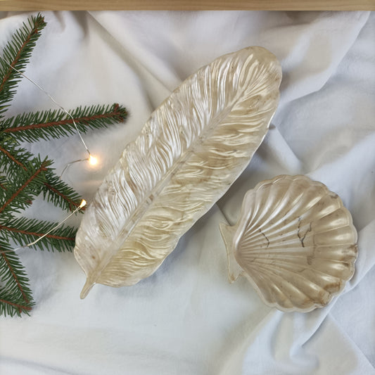 Jesmonite plates for candles and jewelery - heart, square, shell, feather