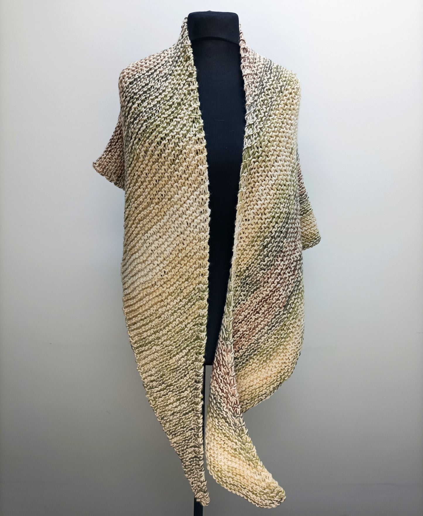 Maxi triangle knitted scarf wrap