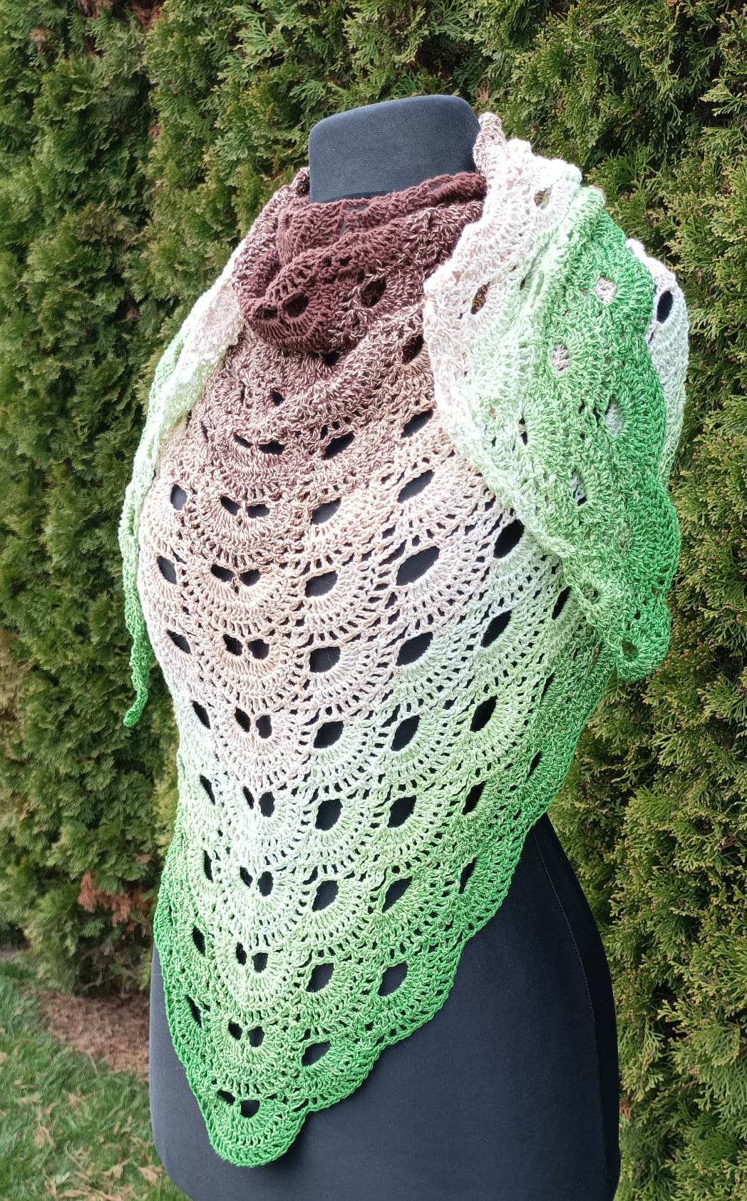 Triangles - Crotchet scarfs wraps with different pattern