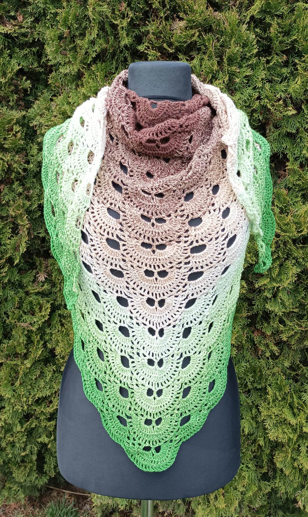 Triangles - Crotchet scarfs wraps with different pattern