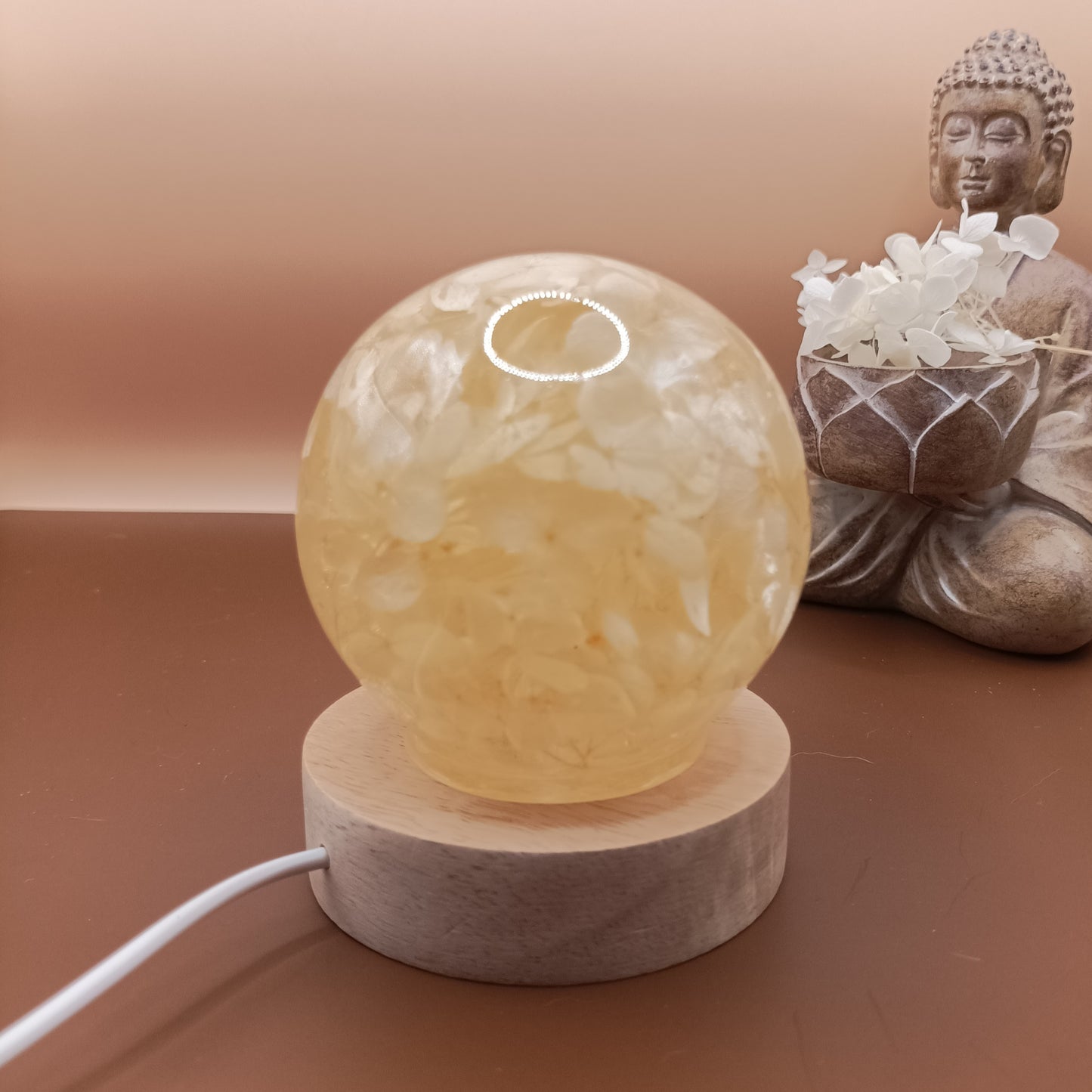 Ball resin lamp with dried flowers - Big