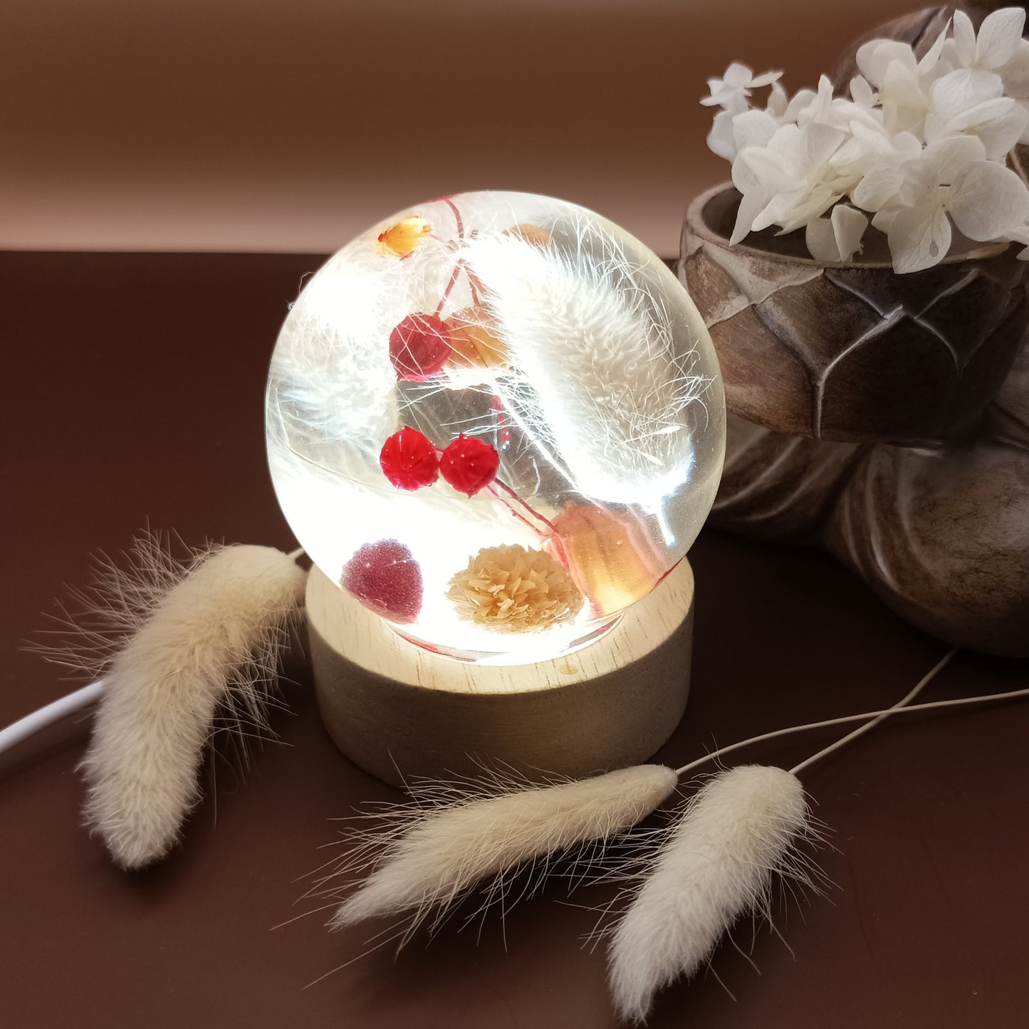 Ball resin lamp with dried flowers - Small