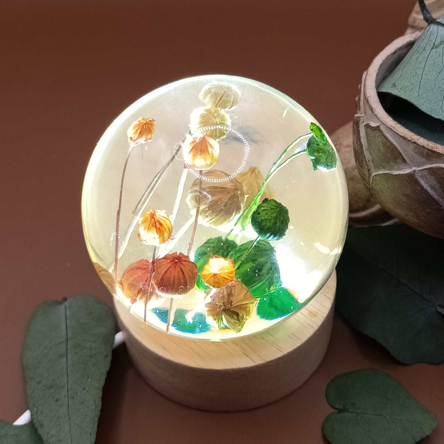 Ball resin lamp with dried flowers - Small