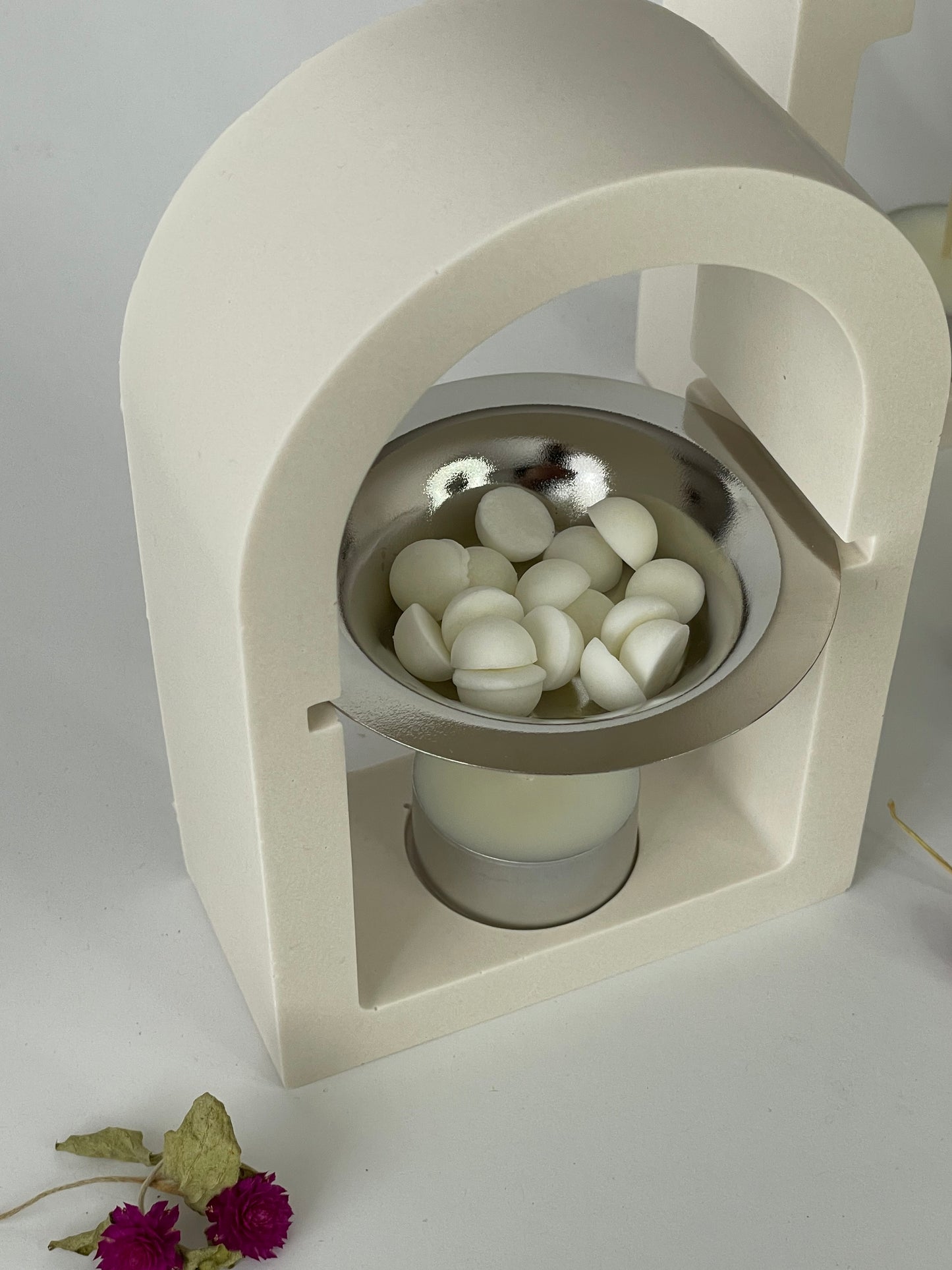 Aroma lamp for scented wax and essential oils