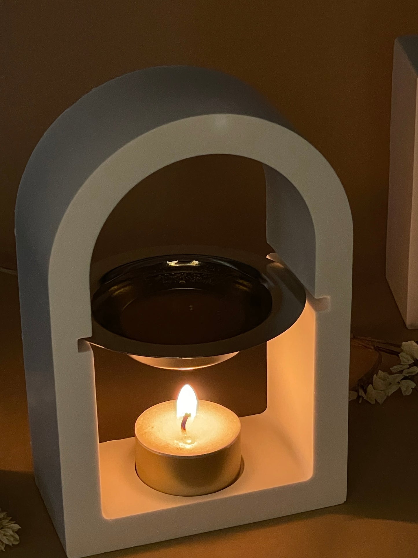 Aroma lamp for scented wax and essential oils