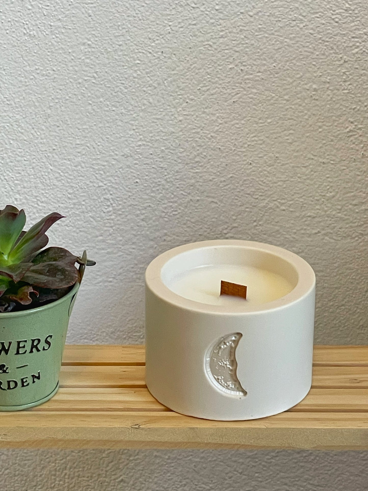 Unique candles in jesmonite jar