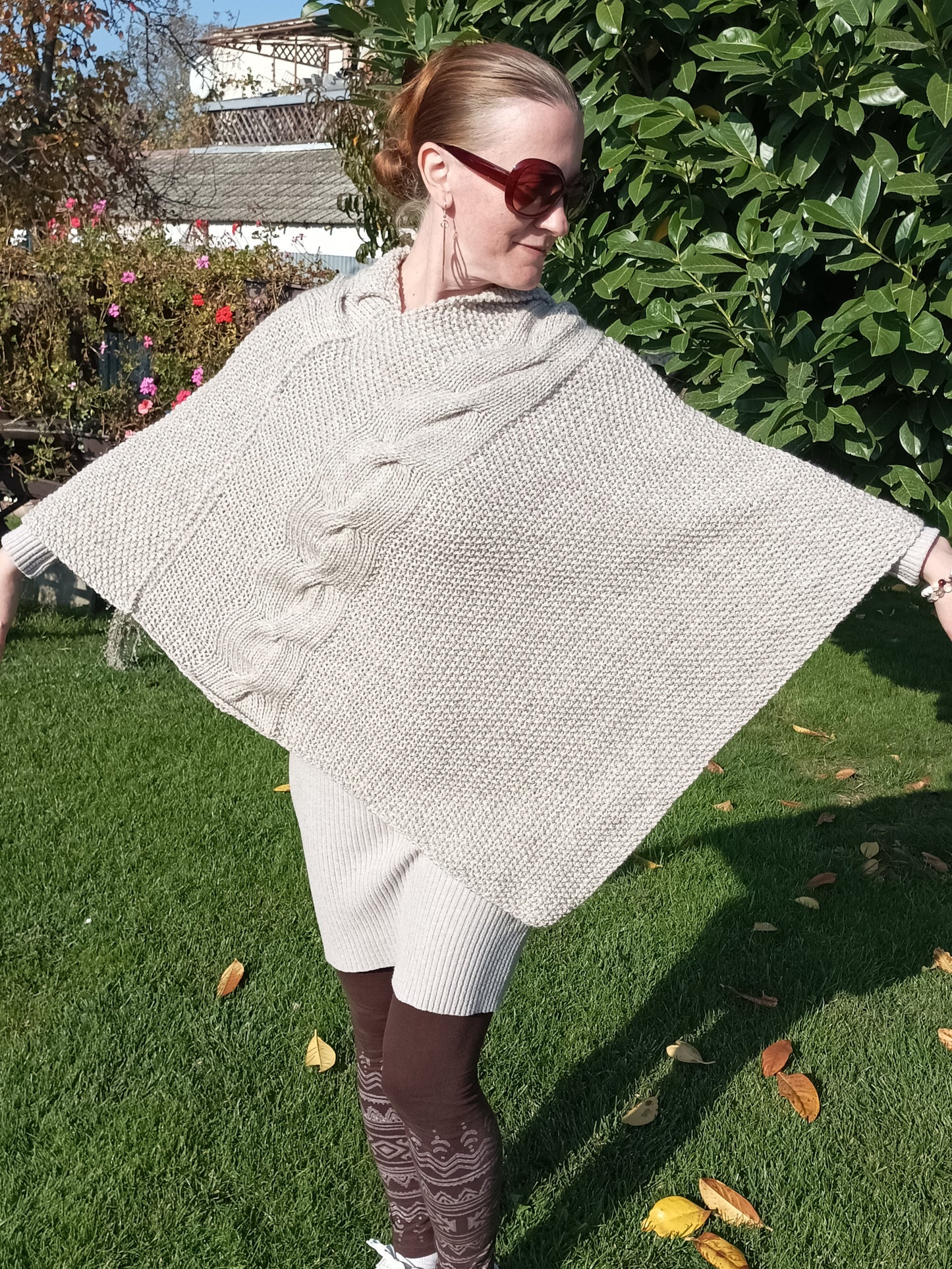 Long Poncho in natural colour