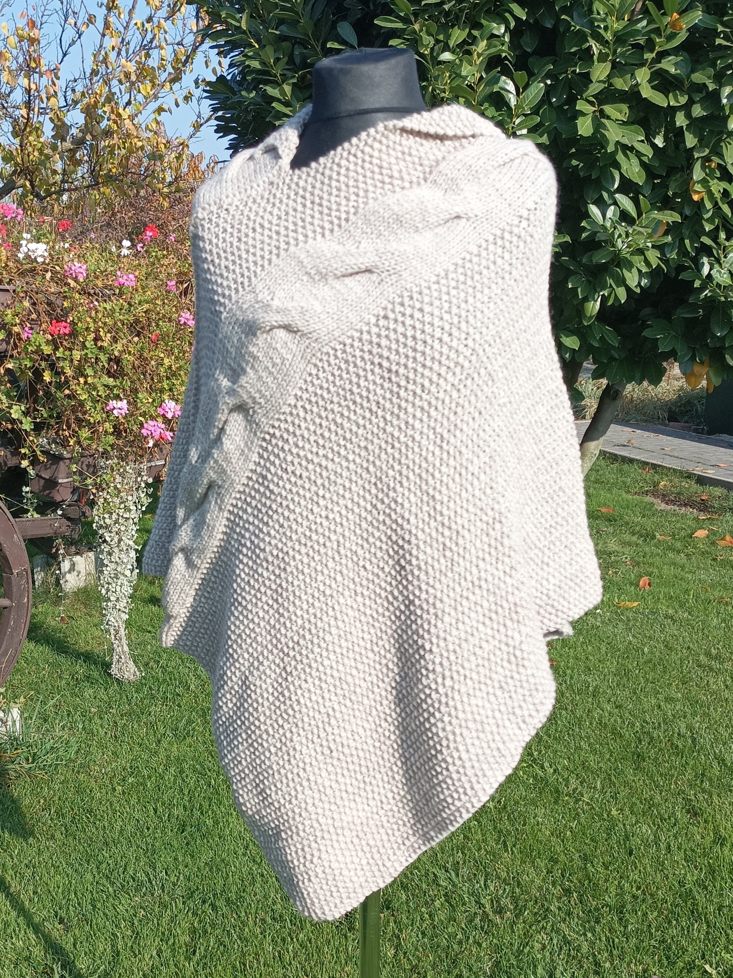 Long Poncho in natural colour