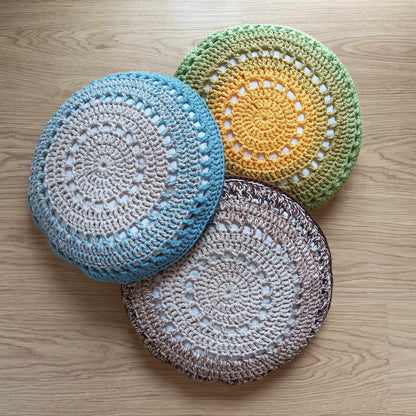 Crotchet round or square pillow with natural filling