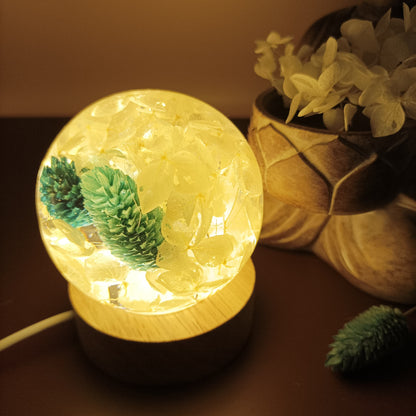 Ball resin lamp with dried flowers - Small