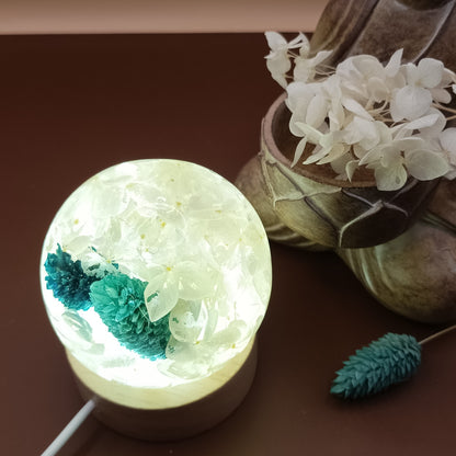 Ball resin lamp with dried flowers - Small
