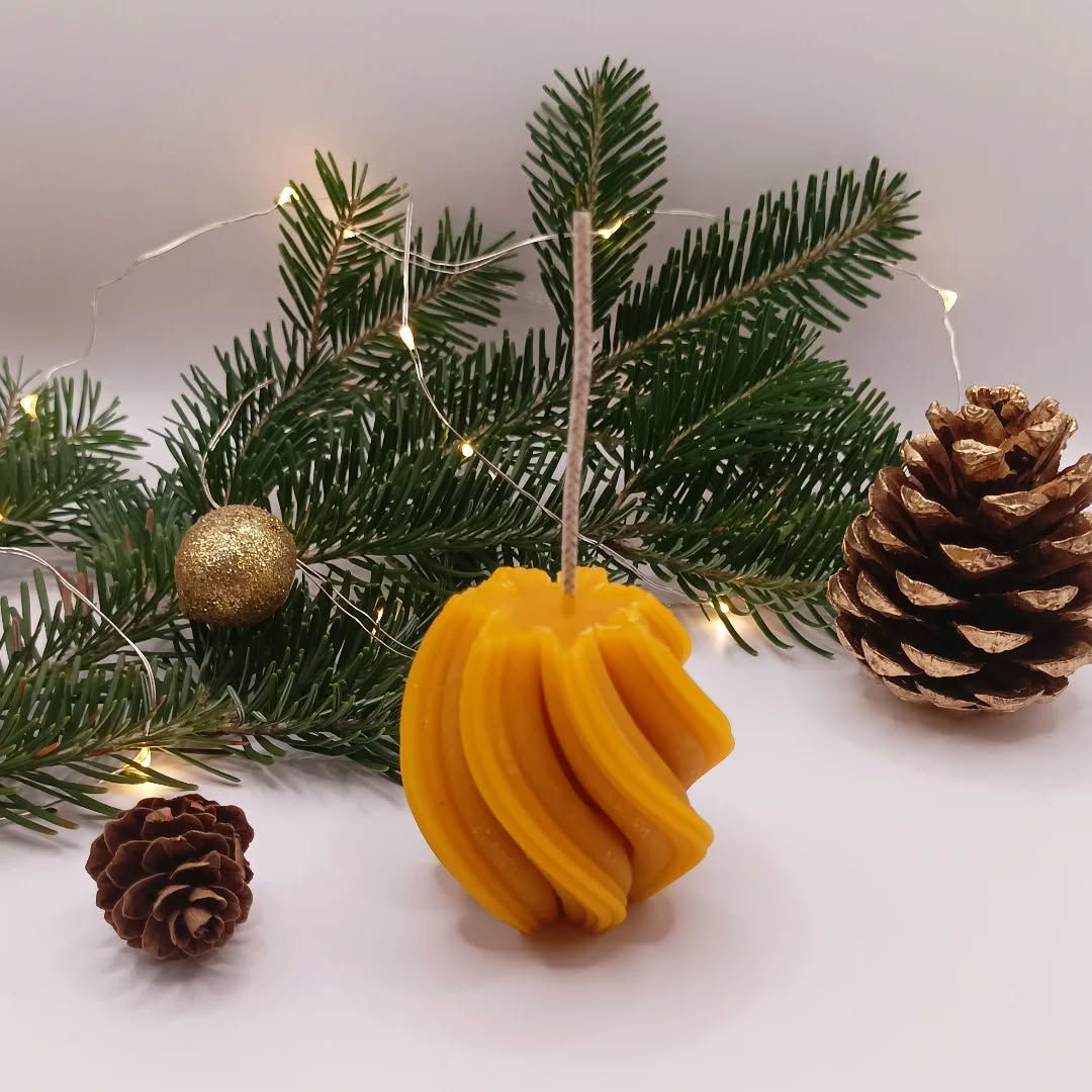 Natural beewax candles