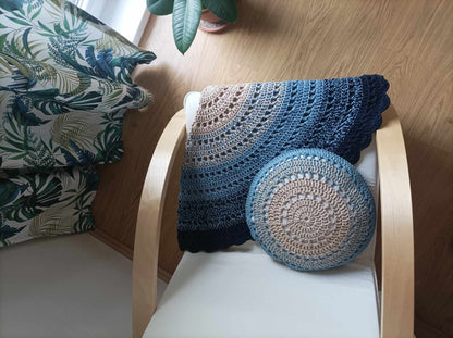 Crotchet round or square pillow with natural filling