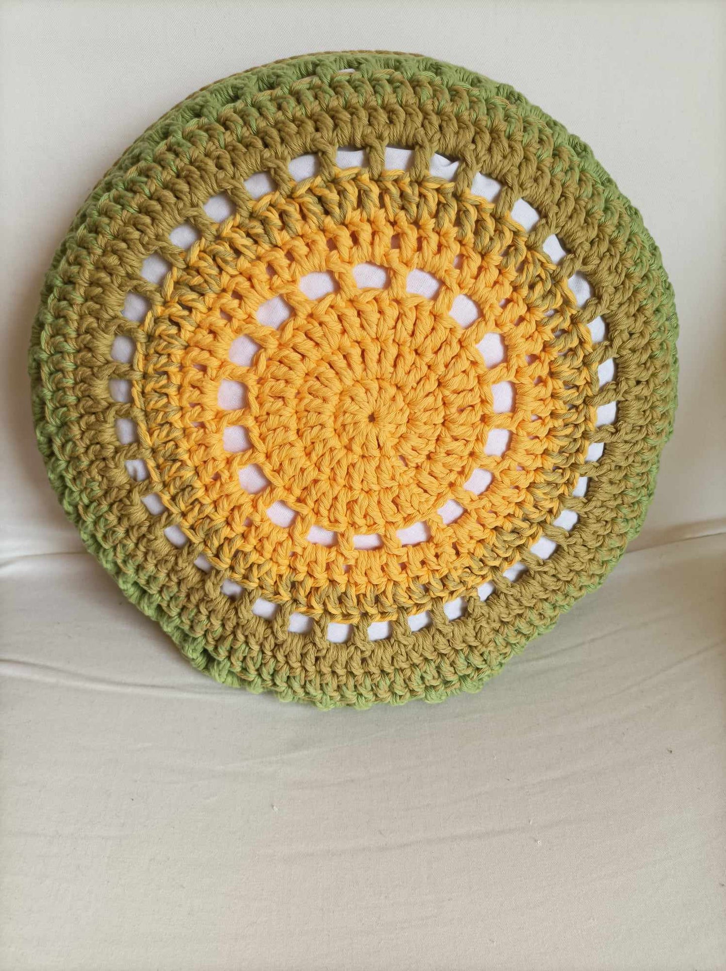 Crotchet round or square pillow with natural filling